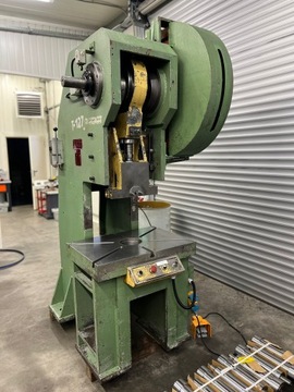 ЭКСЦЕНТРИЧЕСКИЙ ПРЕСС COTELLI P 60 FVL