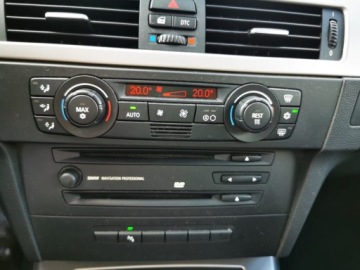 BMW Seria 3 E90-91-92-93 Touring E91 2.0 320i 150KM 2006 BMW 3 Touring 2.0 320i 150KM*e91*Fabryczny lakier * Manual * Serwisowany, zdjęcie 20