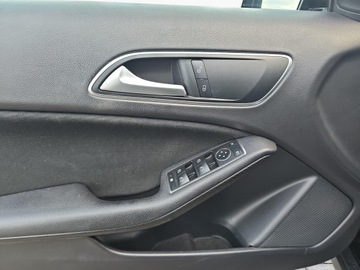 Mercedes GLA I Off-Roader Facelifting 1.6 180 122KM 2019 Mercedes-Benz GLA 180 Krajowy, Automat, niski prze, zdjęcie 9