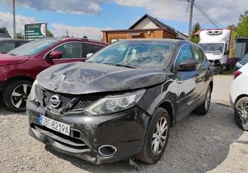Nissan Qashqai II Crossover 1.2 DIG-T 115KM 2015 Nissan Qashqai 2015r, 1.2 Benzyna. Uszkodzony przod. Jezdzi. 1.2 Benzyna