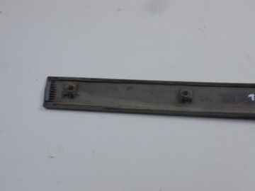 TRIBECA I B9 LIŠTA DVEŘE ZADNÍ PRAVÁ 91112XA06A