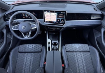 Volkswagen Passat B8 Variant Facelifting 2.0 TDI SCR 150KM 2025 Volkswagen Passat Variant R-Line 2.0TDI 150KM DSG Matrix Hak Masaz Keyless, zdjęcie 17