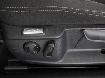 Volkswagen Passat B8 Variant 1.4 TSI BlueMotion Technology ACT 150KM 2016 Volkswagen Passat klima auto navi grzane fotele, zdjęcie 36