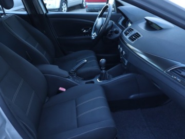 Renault Megane III Grandtour Facelifting 2013 1.5 Energy dCi 95KM 2016 Renault Megane 1.5 dCi, Salon Polska, Klima, zdjęcie 8