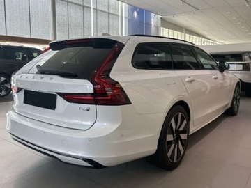 Volvo V90 II 2025 VOLVO V90 T6 AWD Plug-In Hybrid Plus Dark Combi 2.0 (398KM) 2025, zdjęcie 3
