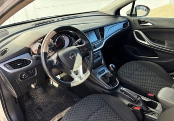 Opel Astra K Hatchback 5d 1.4 Turbo 125KM 2018 Opel Astra 1.4 T 125KM MT6 Enjoy Salon PL FV23 1.4 Benzyna 125KM, zdjęcie 8