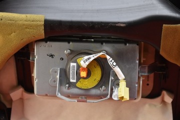 DESKA ROZDĚLOVAČE KONZOLA KOKPIT AIRBAG EU TOYOTA AVENSIS T27 09-11