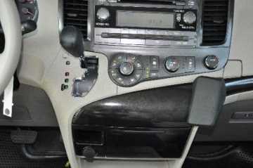 Držák na telefon Kuda Toyota Siena od roku 2011