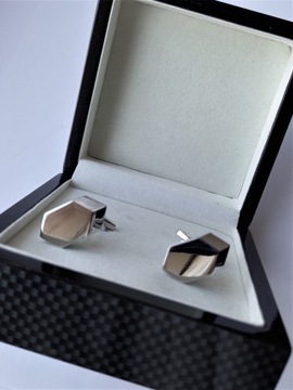 Титановые запонки для ценителей Audi RS