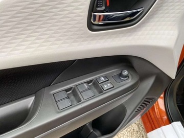 Suzuki Swift VII 1.2 DualJet mild Hybrid 82KM 2025 Suzuki Swift Premium Plus1.2 mildHybrid 83KM Manual Dostepny od reki 1.2, zdjęcie 9