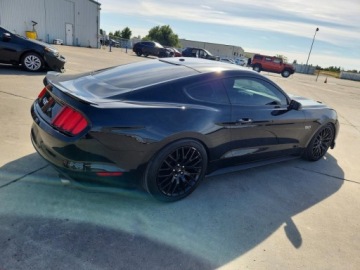 Ford Mustang VI Convertible 5.0 Ti-VCT 421KM 2017 Ford Mustang 2017 FORD MUSTANG GT 5.0 Benzyna 421KM, zdjęcie 2