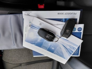 Peugeot 3008 II Crossover 1.2 PureTech 130KM 2019 Peugeot 3008 Full LED Navi Kamera Klimatronik Sensor 1.2 Benzyna 130KM, zdjęcie 24