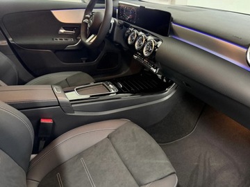 Mercedes Klasa A W177/V177 Hatchback Facelifting 2.0 220 190KM 2025 A Klasa 220 4-Matic AMG Line 2.0 (190KM) 2025, zdjęcie 12