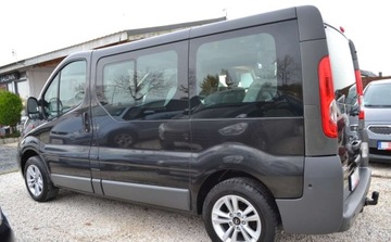 Opel Vivaro A Combi L1 2.0 CDTI 115KM 2011 Opel Vivaro Bezwypadkowe - Niski przebieg - Bez korozji - Oplacony 2.0, zdjęcie 16