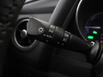 Toyota Auris II Touring Sports Facelifting 1.8 Hybrid 136KM 2016 Toyota Auris HEV full LED półskóra kamera i, zdjęcie 32