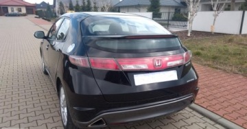 Honda Civic VIII Hatchback 3d 1.8 i-VTEC 140KM 2010 Honda Civic Honda Civic VIII 1.8 i 140KM 95tyskm przebiegu 1.8 Benzyna, zdjęcie 9