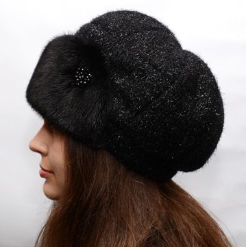 Zimowy beret damski z dzianiny czarny 59-60