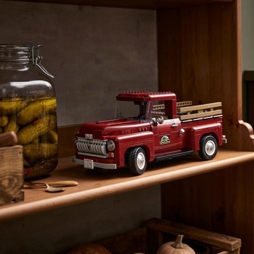 КОЛЛЕКЦИОННАЯ МОДЕЛЬ АВТОМОБИЛЯ LEGO CREATOR EXPERT 1950-Х ГОДОВ В ПОДАРОК