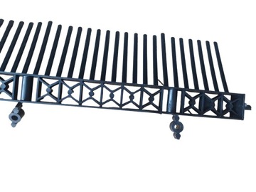 Черный гребешок на капюшоне с вентиляционной решеткой