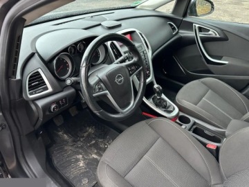 Opel Astra J Hatchback 5d 1.4 Turbo ECOTEC 140KM 2011 Opel Astra 1.4 Turbo Active 140KM 2011r, zdjęcie 13