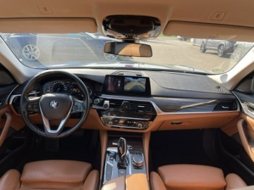 BMW Seria 5 F10-F11 Touring Facelifting 520d 190KM 2017 BMW 530 Luxury Line Xdrive Skóra Kamera Harman, zdjęcie 9