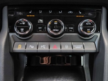 Skoda Karoq Crossover Facelifting 1.5 TSI ACT 150KM 2023 Skoda Karoq 1.5TSI 150KM FV23 Style Hak Full LED Matrix Pakiety na bezdroz, zdjęcie 20