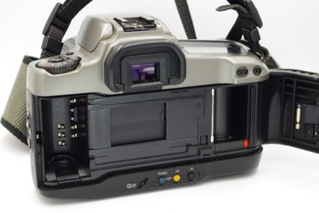 CANON EOS 10 LIMITED EDITION + CANON EF 35–135 мм 4–5,6 USM в отличном состоянии