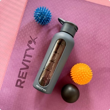 Стеклянная бутылка для бутылки с водой с измерением и измерением силиконового корпуса