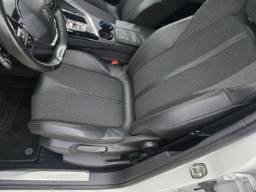 Peugeot 3008 II Crossover 1.2 PureTech 130KM 2017 Peugeot 3008 1.2 130 Benz NAVI Full LED, zdjęcie 21