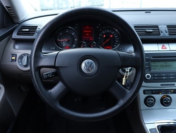 Volkswagen Passat B6 2005 VW Passat 2.0 TDI, Klima, Klimatronic, Tempomat, zdjęcie 16