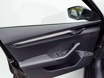 Skoda Octavia IV Kombi 2.0 TDI 150KM 2022 Skoda Octavia Martwe pole Bogata wersja grzana kanapa Virtual MasazEl.Klapa, zdjęcie 9