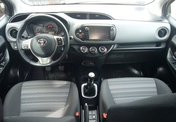 Toyota Yaris III Hatchback 5d Facelifting 1.33 Dual VVT-i 99KM 2017 Toyota Yaris Toyota Yaris III Salon PL - serwis 1.3 Benzyna 99KM, zdjęcie 14