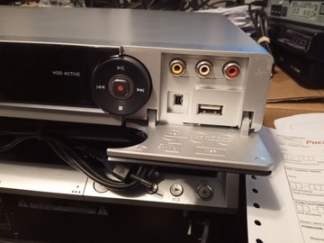 PHILIPS DVDR3595H с пультом дистанционного управления.