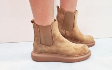 КОРИЧНЕВЫЕ ЗАМШЕВЫЕ БОТИНКИ НА ПЛОСКОЙ ПЛОСКОЙ ПЛОСКОЙ ЗАМШЕ 37