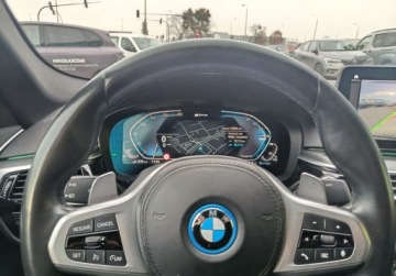 BMW Seria 5 G30-G31 2022 BMW Seria 5 Salon Polska 292KM Xdrive Mpakiet 2.0 Hybryda Plug-in 204KM, zdjęcie 6
