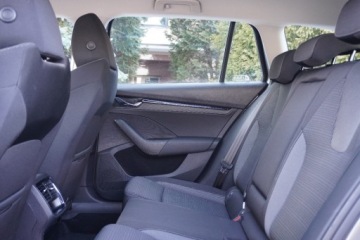 Skoda Octavia IV Liftback 1.0 TSI EVO 110KM 2022 Skoda Octavia DSG, e-Tec, Swiatla LED,Polski salon Bezwypadek,Kamera, Temp, zdjęcie 12