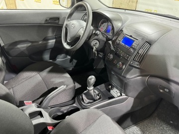 Hyundai i30 I Hatchback 1.4 109KM 2010 Hyundai i30 LIFT 1.4 109KM Klima Sprawdz 1.4 Benzyna 109KM, zdjęcie 3