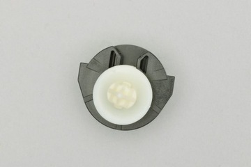 ЗАЖИМ ОБИВКИ ДВЕРИ VW POLO 1995-2002 гг.