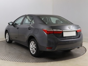 Toyota Corolla XI Sedan Facelifting 1,6 Valvematic 132KM 2018 Toyota Corolla 1.6 Valvematic, Salon Polska, zdjęcie 3