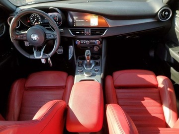 Alfa Romeo Giulia II Sedan Facelifting 2023 2.0 GME Turbo 280KM 2024 Alfa Romeo Giulia Ti 2024 2.0 Benzyna 280KM, zdjęcie 8