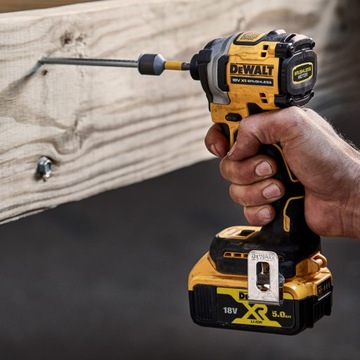 Zakrętarka udarowa 206Nm 2x5Ah DeWALT DCF850P2T