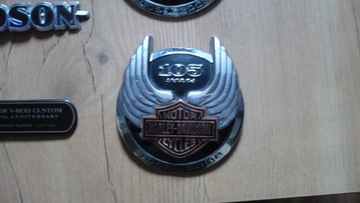 Harley Electra вродь значки эмблемы с надписью 105-й