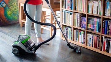 БЕЗРЕШЕННЫЙ ПЫЛЕСОС TEESA 700 Вт HEPA ФИЛЬТР H12