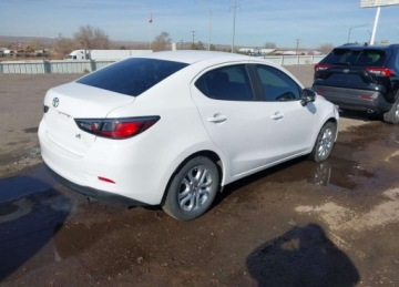 Toyota Yaris III 2018 Toyota Yaris IA, od ubezpieczalni 1.5 Benzyna 106KM, zdjęcie 8