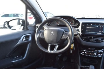 Peugeot 2008 I SUV Facelifting 1.2 PureTech 110KM 2018 Peugeot 2008 SalonPL 110KM Climatronic Nawigacja Smartlink Czujniki Park., zdjęcie 10