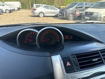 Toyota Verso Minivan 2.0 D-4D 126KM 2011 Toyota Verso 2.0 D-4D Premium 7os 2.0 D-4D Premium, zdjęcie 16
