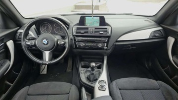 BMW Seria 1 F20-F21 Hatchback 5d Facelifting 2017 118i 136KM 2017 BMW Seria 1 1,5 benzyna 136 KM NAVI bi xenon zarejestrowany 1.5 Benzyna, zdjęcie 18