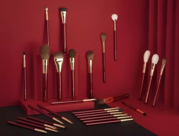 НАБОР ИЗ 27 КИСТЕЙ С ТЮБИКОМ И ГУБКОЙ MANY BEAUTY PREMIUM PROFESSIONAL