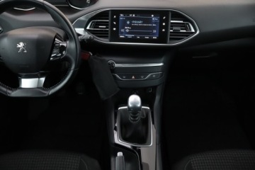 Peugeot 308 II SW Facelifting 1.5 BlueHDI 130KM 2019 Peugeot 308 1.5 BlueHDi, Salon Polska, zdjęcie 11