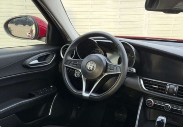 Alfa Romeo Giulia II Sedan 2.0 TBi 280KM 2018 Alfa Romeo Giulia Alfa Romeo Giulia 2.0 Turbo 16V AT8-Q4 Veloce 2.0 Benzyna, zdjęcie 9